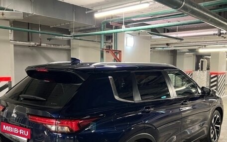 Mitsubishi Outlander, 2022 год, 4 200 000 рублей, 9 фотография