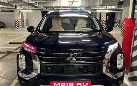 Mitsubishi Outlander, 2022 год, 4 200 000 рублей, 13 фотография