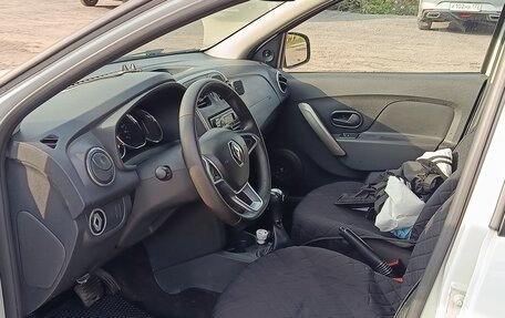 Renault Logan II, 2019 год, 599 999 рублей, 10 фотография