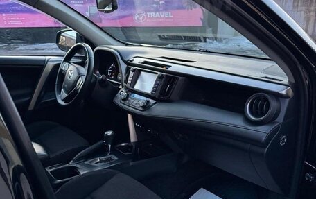 Toyota RAV4, 2019 год, 2 600 000 рублей, 3 фотография