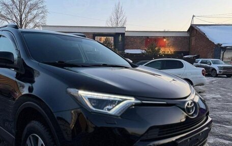 Toyota RAV4, 2019 год, 2 600 000 рублей, 4 фотография