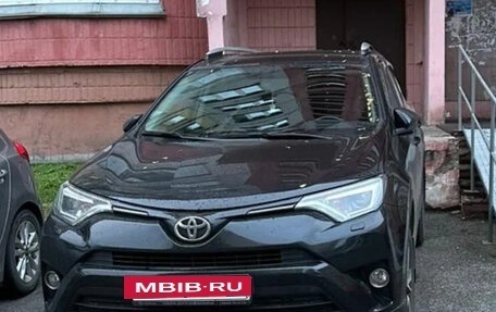 Toyota RAV4, 2019 год, 2 600 000 рублей, 11 фотография