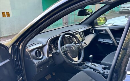 Toyota RAV4, 2018 год, 1 985 000 рублей, 7 фотография
