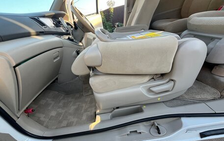 Toyota ISis I, 2014 год, 1 700 000 рублей, 28 фотография
