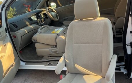 Toyota ISis I, 2014 год, 1 700 000 рублей, 39 фотография