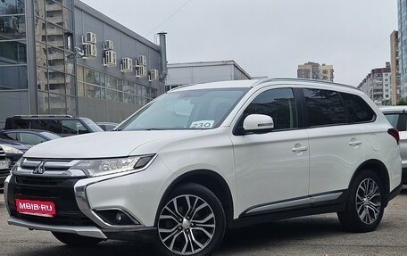 Mitsubishi Outlander III рестайлинг 3, 2016 год, 1 499 000 рублей, 1 фотография