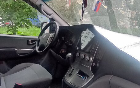 Hyundai H-1 II рестайлинг, 2013 год, 2 000 000 рублей, 7 фотография