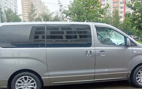 Hyundai H-1 II рестайлинг, 2013 год, 2 000 000 рублей, 3 фотография