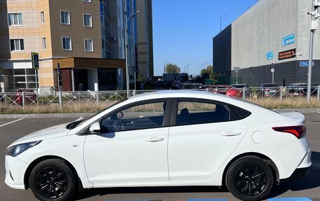 Hyundai Solaris II рестайлинг, 2020 год, 860 000 рублей, 3 фотография