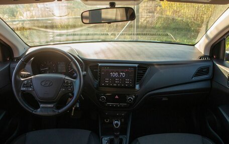 Hyundai Solaris II рестайлинг, 2017 год, 1 250 000 рублей, 21 фотография