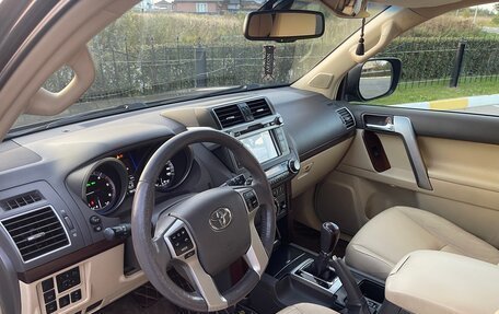Toyota Land Cruiser Prado 150 рестайлинг 2, 2014 год, 3 650 000 рублей, 8 фотография