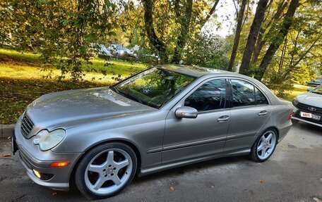 Mercedes-Benz C-Класс, 2005 год, 900 000 рублей, 2 фотография