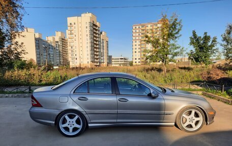 Mercedes-Benz C-Класс, 2005 год, 900 000 рублей, 3 фотография