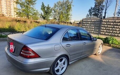 Mercedes-Benz C-Класс, 2005 год, 900 000 рублей, 8 фотография