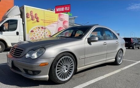 Mercedes-Benz C-Класс, 2005 год, 900 000 рублей, 10 фотография