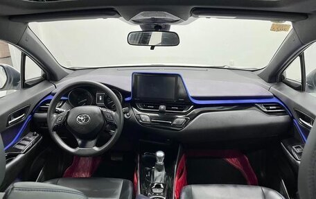 Toyota C-HR I рестайлинг, 2022 год, 2 140 000 рублей, 7 фотография