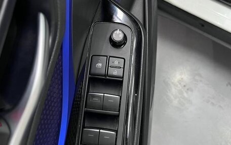 Toyota C-HR I рестайлинг, 2022 год, 2 140 000 рублей, 11 фотография