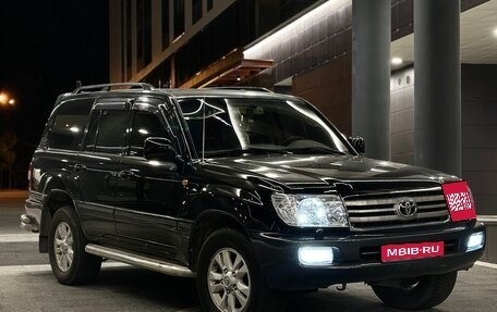 Toyota Land Cruiser 100 рестайлинг 2, 2006 год, 2 050 000 рублей, 1 фотография