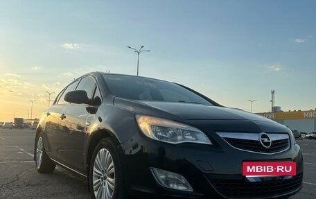 Opel Astra J, 2011 год, 780 000 рублей, 3 фотография