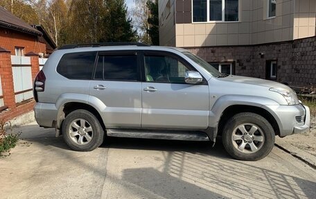 Toyota Land Cruiser Prado 120 рестайлинг, 2007 год, 2 000 000 рублей, 2 фотография