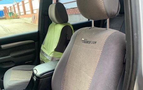 Toyota Land Cruiser Prado 120 рестайлинг, 2007 год, 2 000 000 рублей, 8 фотография