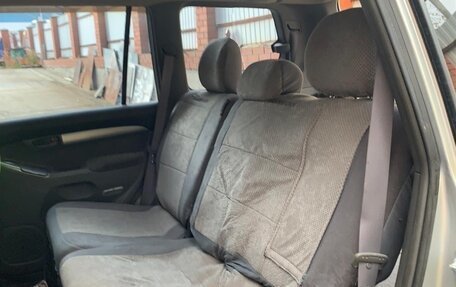 Toyota Land Cruiser Prado 120 рестайлинг, 2007 год, 2 000 000 рублей, 9 фотография