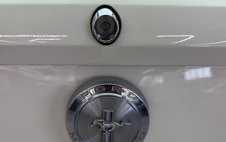 Ford Mustang VI рестайлинг, 1965 год, 8 250 000 рублей, 24 фотография