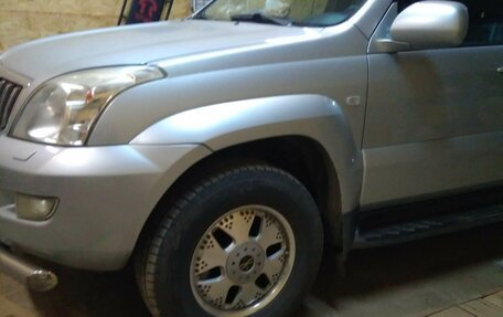 Toyota Land Cruiser Prado 120 рестайлинг, 2003 год, 1 990 000 рублей, 2 фотография
