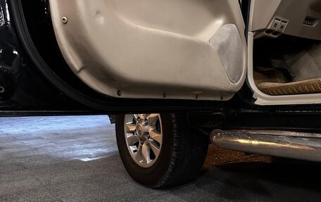 Toyota Land Cruiser 100 рестайлинг 2, 2006 год, 2 050 000 рублей, 8 фотография