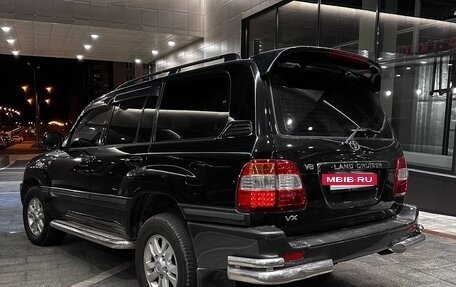 Toyota Land Cruiser 100 рестайлинг 2, 2006 год, 2 050 000 рублей, 2 фотография