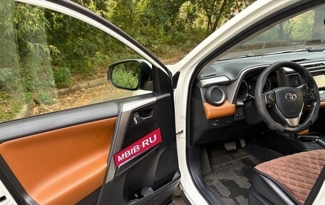 Toyota RAV4, 2015 год, 2 890 000 рублей, 10 фотография