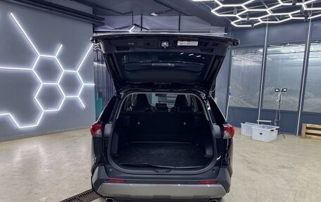 Toyota RAV4, 2019 год, 4 320 000 рублей, 2 фотография