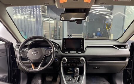 Toyota RAV4, 2019 год, 4 320 000 рублей, 13 фотография