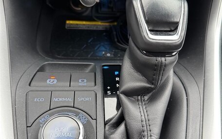 Toyota RAV4, 2019 год, 4 320 000 рублей, 18 фотография