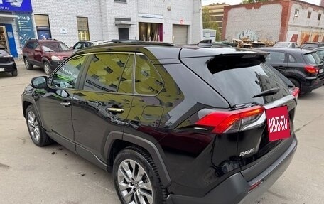 Toyota RAV4, 2019 год, 4 320 000 рублей, 17 фотография