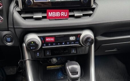 Toyota RAV4, 2019 год, 4 320 000 рублей, 19 фотография