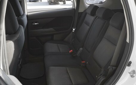 Mitsubishi Outlander III рестайлинг 3, 2013 год, 1 579 000 рублей, 9 фотография