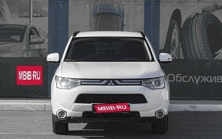 Mitsubishi Outlander III рестайлинг 3, 2013 год, 1 579 000 рублей, 3 фотография