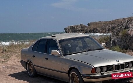 BMW 5 серия, 1988 год, 450 000 рублей, 29 фотография