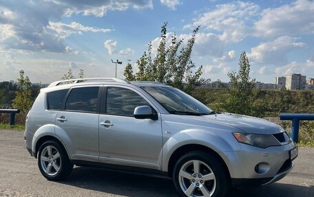 Mitsubishi Outlander III рестайлинг 3, 2008 год, 770 000 рублей, 13 фотография