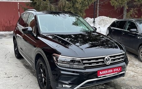 Volkswagen Tiguan II, 2019 год, 2 700 000 рублей, 1 фотография