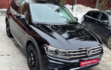Volkswagen Tiguan II, 2019 год, 2 700 000 рублей, 5 фотография