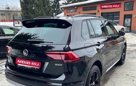Volkswagen Tiguan II, 2019 год, 2 700 000 рублей, 3 фотография
