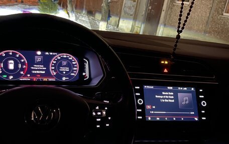 Volkswagen Tiguan II, 2019 год, 2 700 000 рублей, 10 фотография