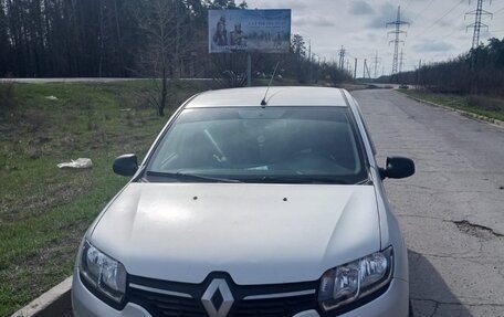 Renault Logan II, 2015 год, 660 000 рублей, 1 фотография