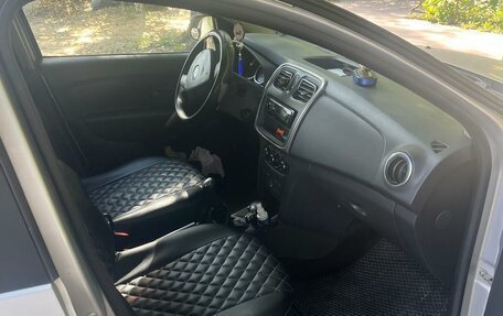 Renault Logan II, 2015 год, 660 000 рублей, 3 фотография