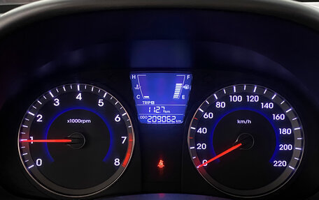 Hyundai Solaris II рестайлинг, 2011 год, 569 000 рублей, 18 фотография