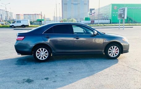 Toyota Camry, 2010 год, 990 000 рублей, 4 фотография