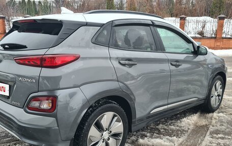 Hyundai Kona I, 2019 год, 2 450 000 рублей, 2 фотография