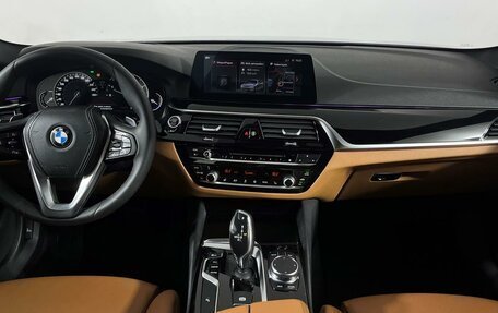 BMW 5 серия, 2018 год, 2 850 000 рублей, 14 фотография